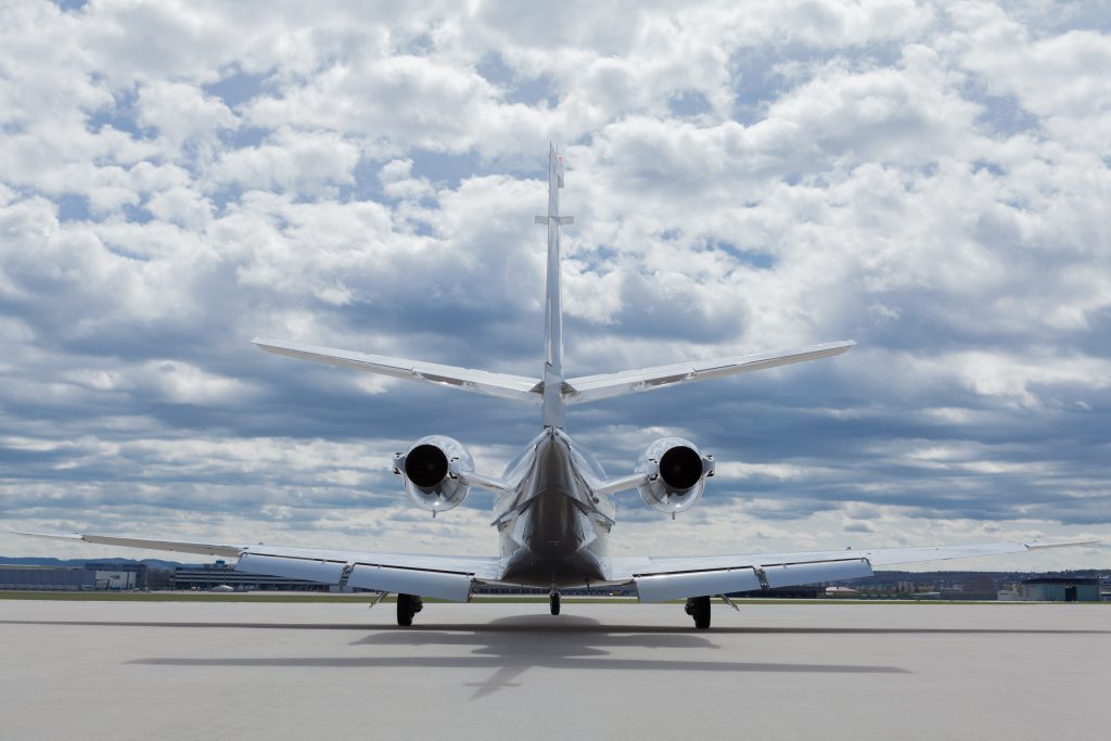 Private jet hire and vaping