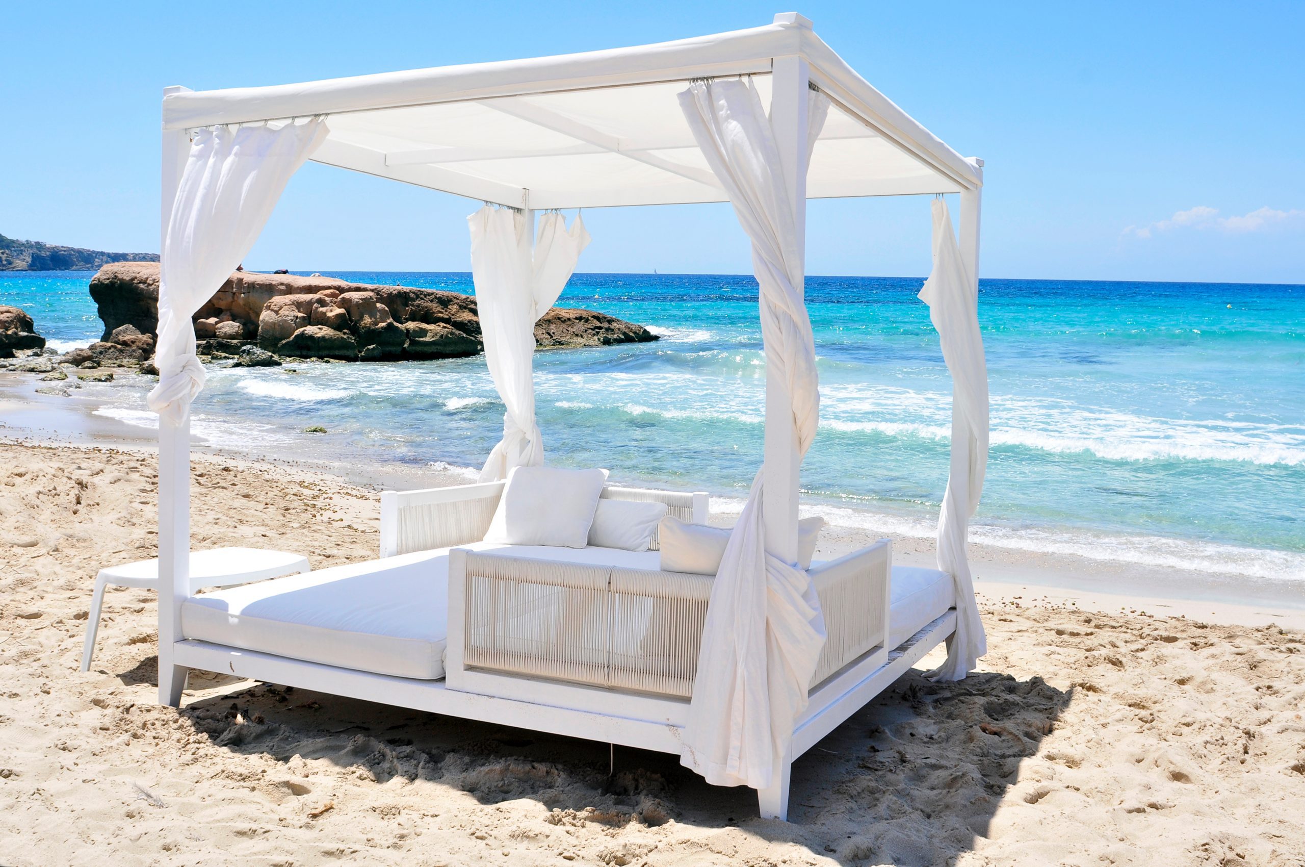 Ibiza beach club by private jet